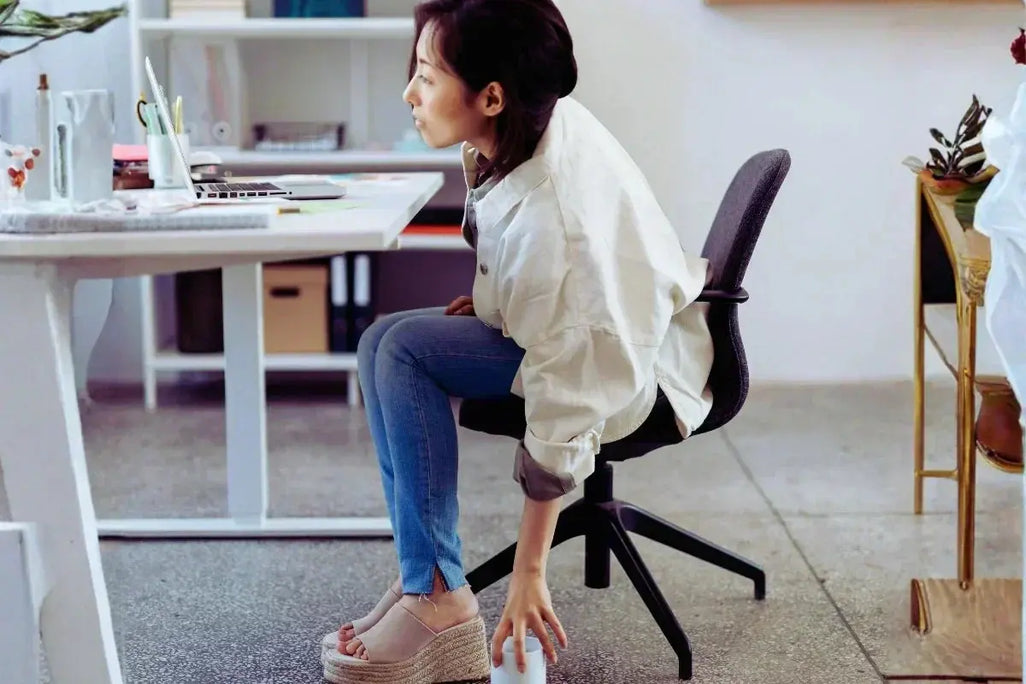 Knee Pain From Sitting All Day: Why Your Desk Job May Be Putting More Stress On Your Knees Than You Realise Umicellar