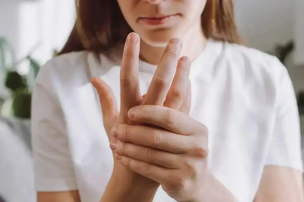 Rheumatoid Arthritis in Your 30s and 40s: What's Happening to Your Joints Between Flares Umicellar