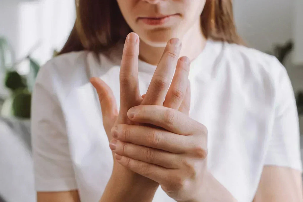 Rheumatoid Arthritis in Your 30s and 40s: What's Happening to Your Joints Between Flares Umicellar