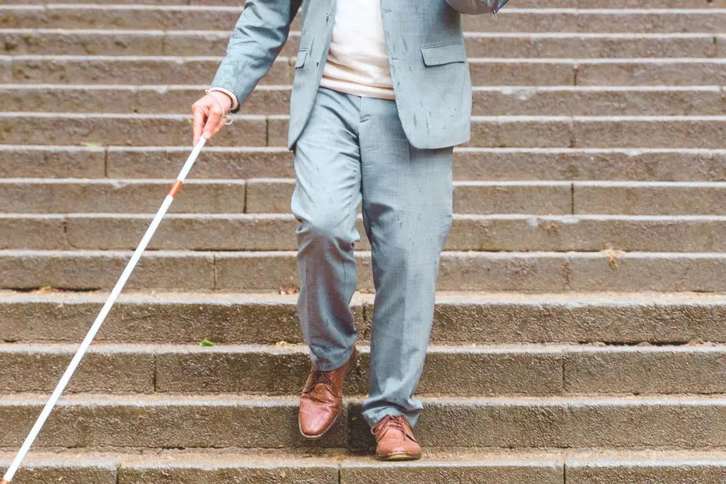 Knee Pain Going Down Stairs: Why It Happens and What Helps Umicellar