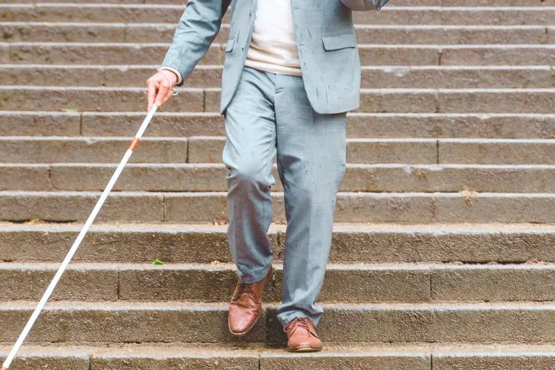 Knee Pain Going Down Stairs: Why It Happens and What Helps Umicellar